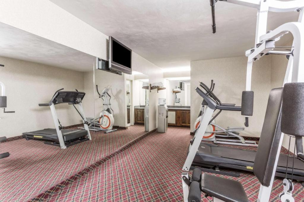 Ramada Hotel Greenwich Kültér fotó